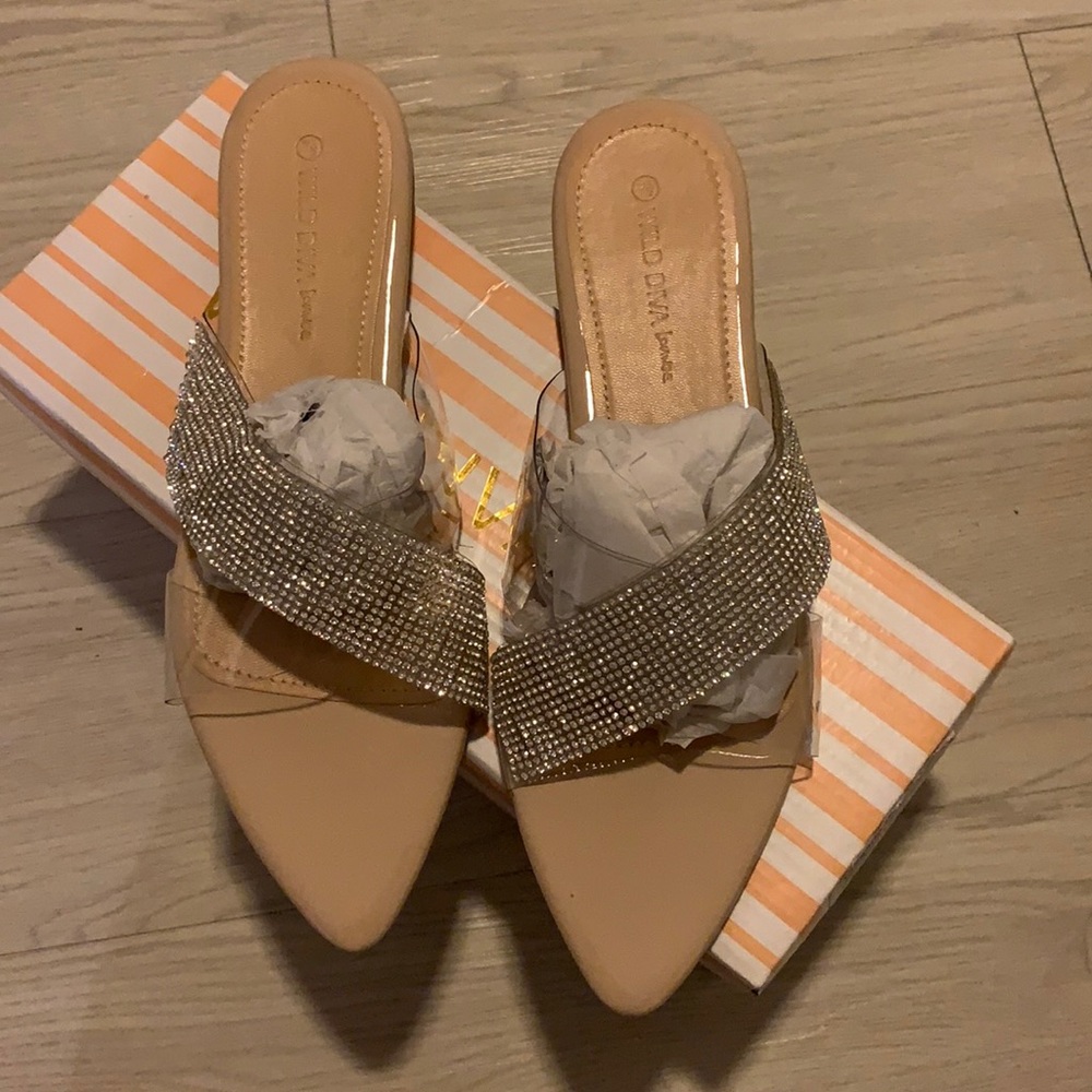 New Carina Cross Strap Sandels